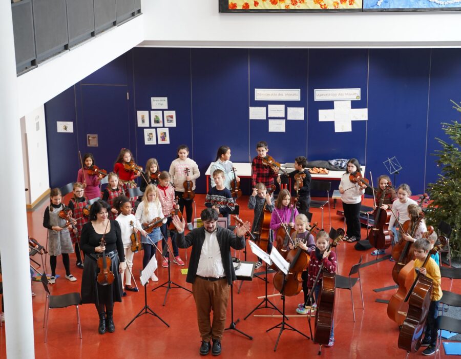 Weihnachtskonzert der Streicherklassen in der Camerloher Grundschule am 13.12.2023 Fotos: Musikschule Ismaning